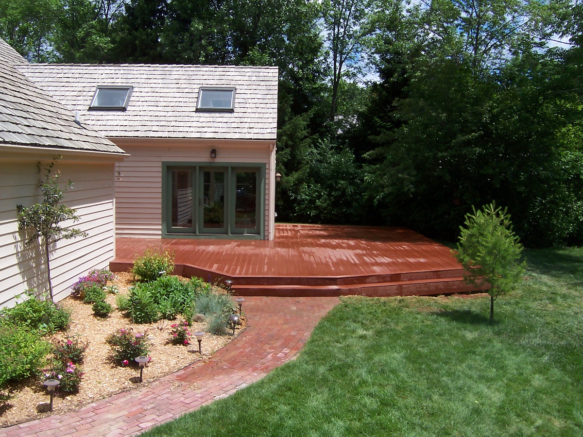 Milwaukee area deck builder